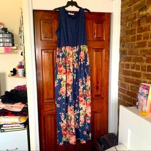 Floral & Lace Maxi Dress- with Pockets!!